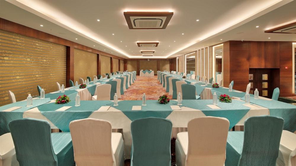 Golden Tulip Essential Jaipur Hotel Exterior photo