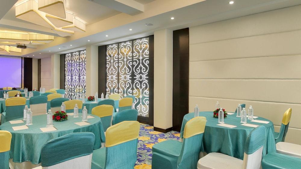 Golden Tulip Essential Jaipur Hotel Exterior photo
